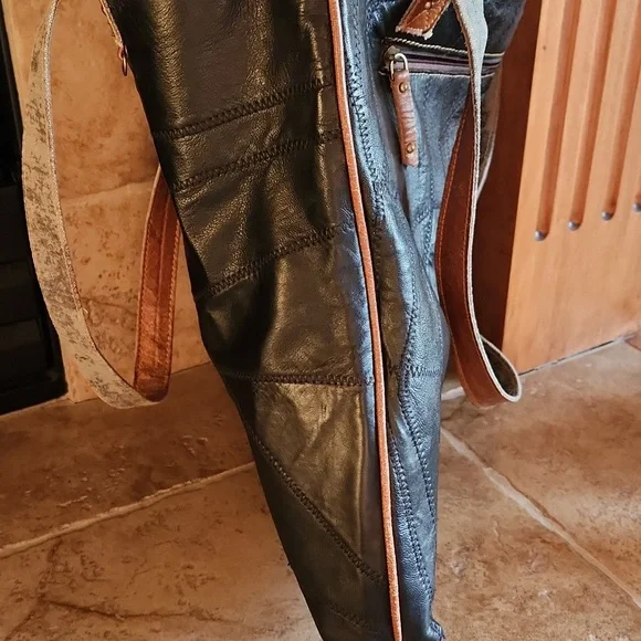 Vaan & Co Black With Brown Accent Leather Tote - Picture 3 of 16